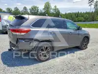 2017 Toyota Highlander photo