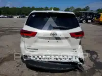 2017 Toyota Highlander photo