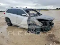 2017 Toyota Highlander photo