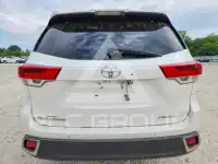 2017 Toyota Highlander photo