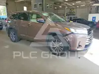 2017 Toyota Highlander photo