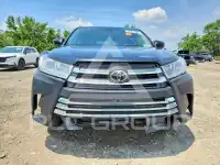2017 Toyota Highlander photo