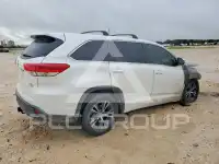 2017 Toyota Highlander photo