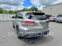 2017 Toyota Highlander photo
