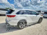 2017 Toyota Highlander photo