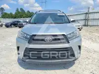 2017 Toyota Highlander photo