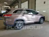 2017 Toyota Highlander photo
