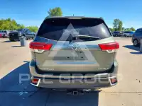 2017 Toyota Highlander photo