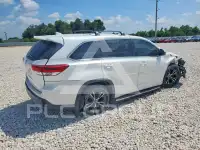 2017 Toyota Highlander photo