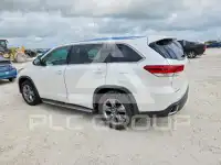 2017 Toyota Highlander photo