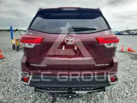 2017 Toyota Highlander photo