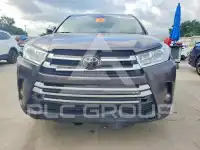 2017 Toyota Highlander photo