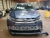2017 Toyota Highlander photo
