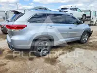 2017 Toyota Highlander фото