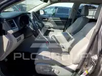 2017 Toyota Highlander photo