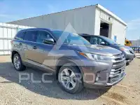 2017 Toyota Highlander photo
