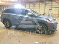 2017 Toyota Highlander photo