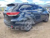 2017 Toyota Highlander photo