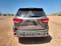 2017 Toyota Highlander фото