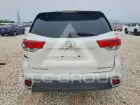 2017 Toyota Highlander photo