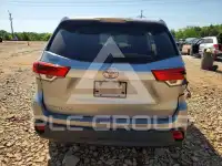 2017 Toyota Highlander photo