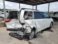 2017 Toyota SIENNA фото