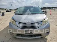 2017 Toyota SIENNA photo