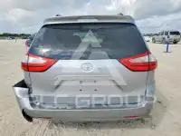 2017 Toyota SIENNA photo