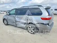 2017 Toyota SIENNA photo