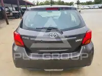 2017 Toyota YARIS фото