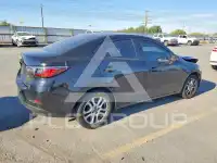 2017 Toyota YARIS фото