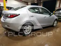 2017 Toyota YARIS фото