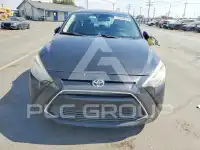 2017 Toyota YARIS фото