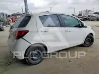 2017 Toyota YARIS фото
