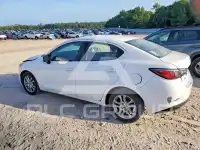 2017 Toyota YARIS photo