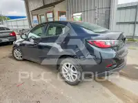 2017 Toyota YARIS фото