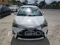 2017 Toyota YARIS фото