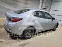 2017 Toyota YARIS фото