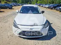 2017 Toyota YARIS photo