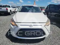 2017 Toyota YARIS фото