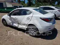 2017 Toyota YARIS фото