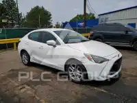 2017 Toyota YARIS фото