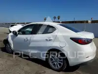 2017 Toyota YARIS фото