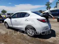 2017 Toyota YARIS фото