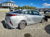2017 Toyota PRIUS photo