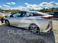 2017 Toyota PRIUS photo