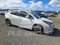 2017 Toyota PRIUS photo