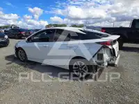 2017 Toyota PRIUS photo