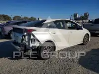 2017 Toyota PRIUS photo