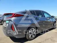 2017 Toyota PRIUS фото